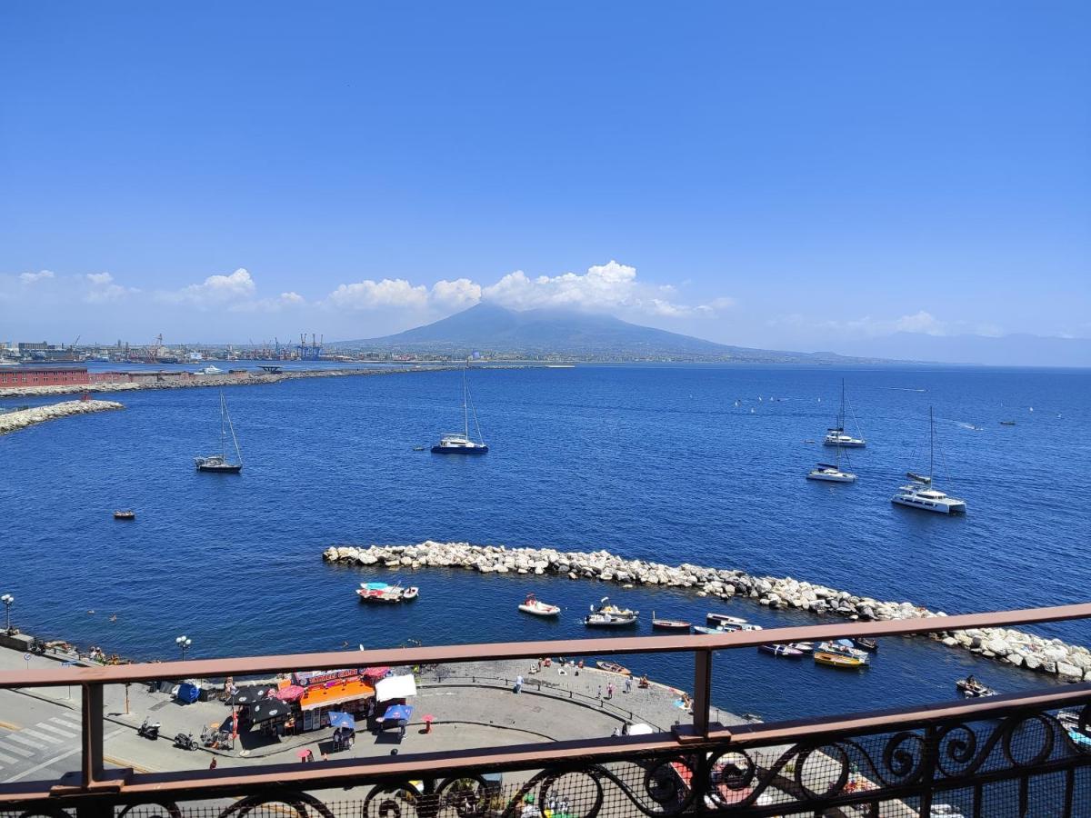 Santa Lucia Luxury Apartment Наполи Екстериор снимка