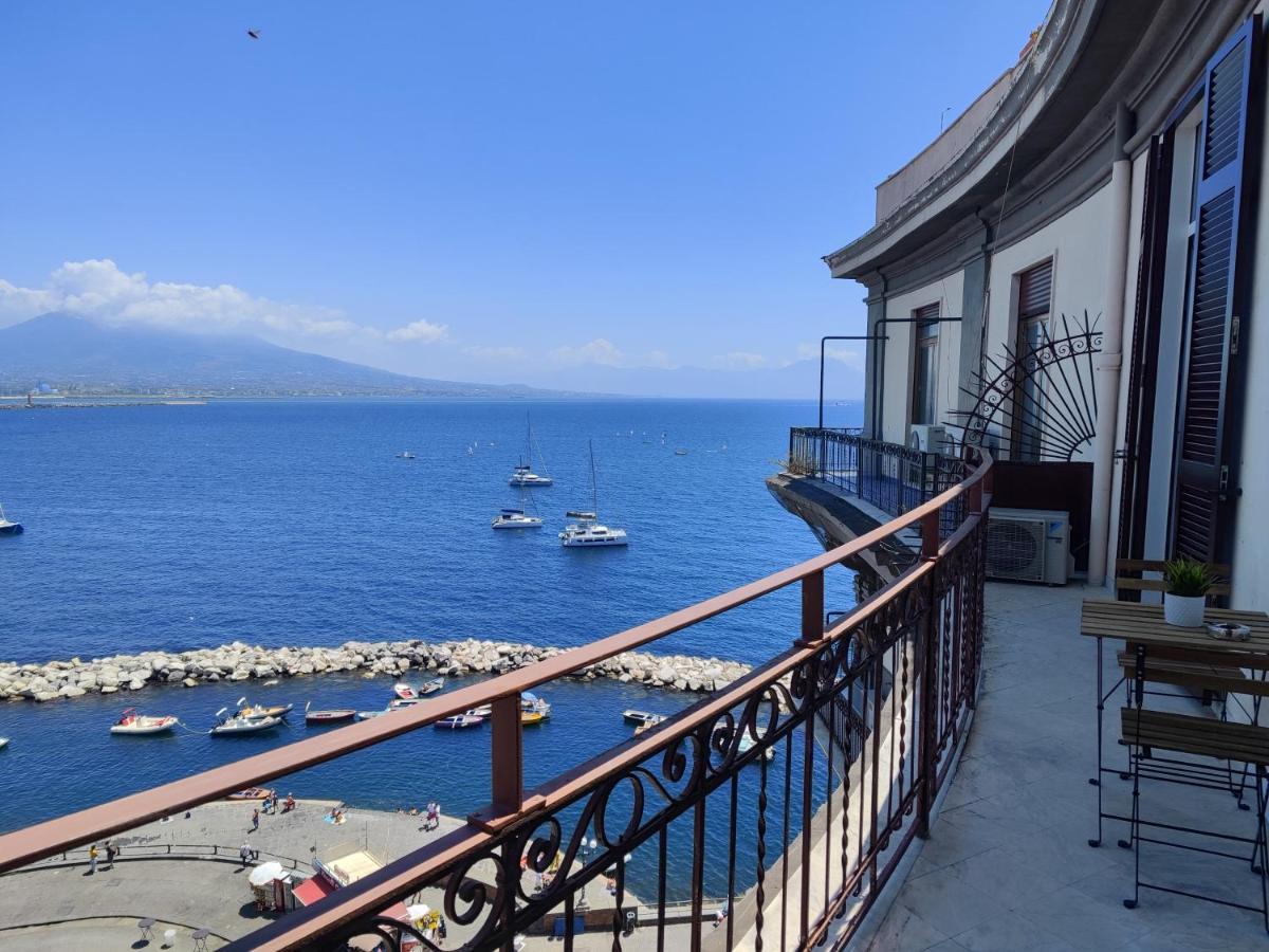 Santa Lucia Luxury Apartment Наполи Екстериор снимка